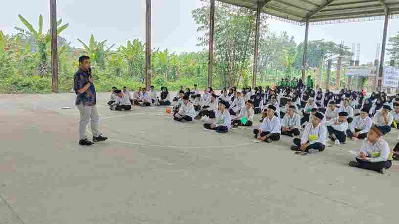 Kasat Narkoba Polres Pandeglang  Sosialisasikan Bahaya Narkoba di Kampus STKIP Syekh Mansyur