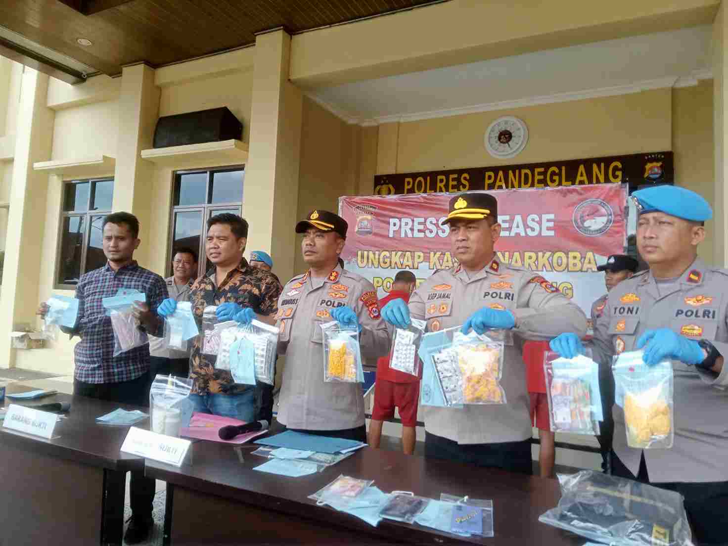 Satnarkoba Polres Pandeglang Ringkus Tiga Orang Pengedar Narkotika 