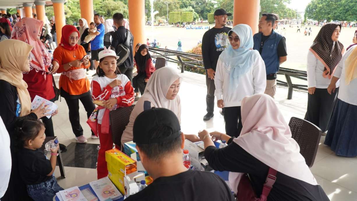 Ratusan Warga Antusias Ikuti Skrining TBC di Acara CFD Pandeglang