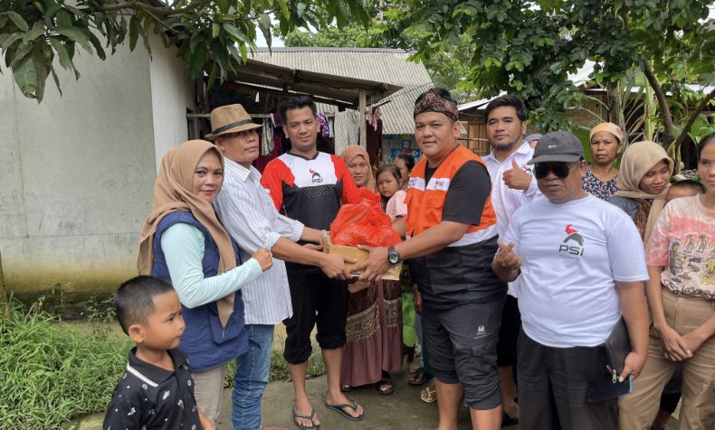 Tanggap Bencana, DPP dan DPD PSI Pandeglang Salurkan Bantuan Untuk Korban Banjir