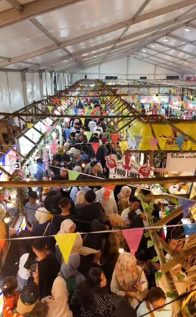 Ribuan Menu Kuliner Dijajakan Pelaku UMKM Pada Event Roadshow Kuliner Viral Indonesia