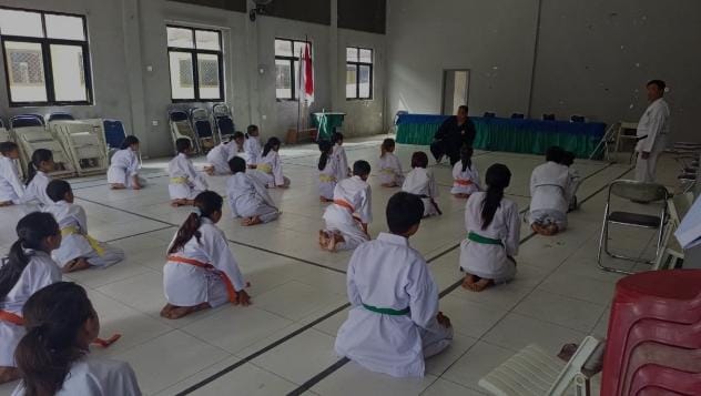 Mantan Atlet Timnas Latihan Bersama Puluhan Atlet BKC Pandeglang