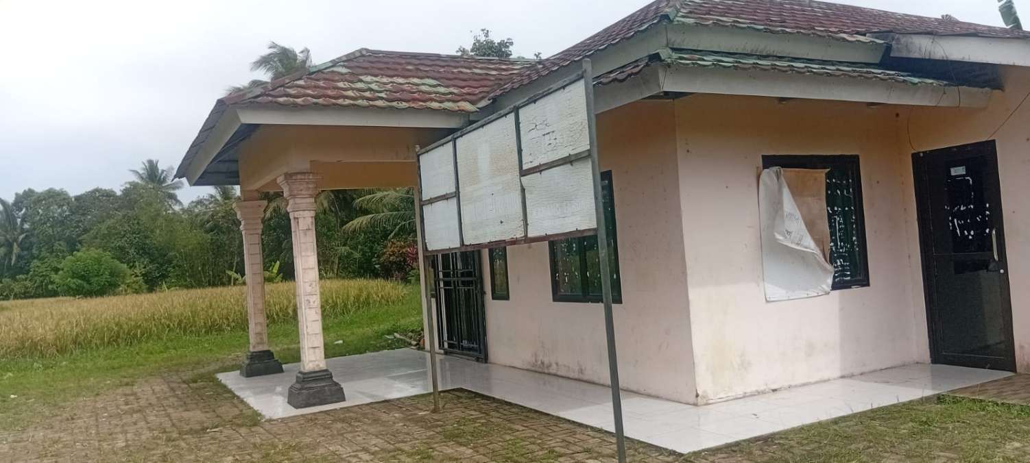 Miris, Kantor Desa Parumasan Kec Cipeucang Terlihat Tidak Terawat