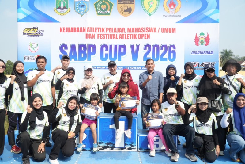 Bupati Dewi Setiani Buka Sekolah Atletik Badak Pandeglang Cup V Tahun 2026 di Stadion