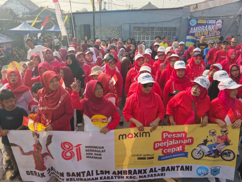 Semarak HUT RI ke-81, Ratusan Warga Karaton Pandeglang Tumpah Ruah Ikuti Jalan Santai