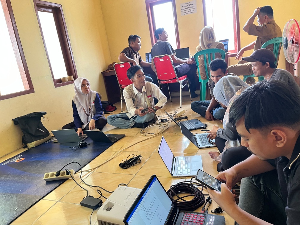 Gandeng Diskomsantik, KKN Unma Banten Sulap Desa Weru Jadi Smart Village 