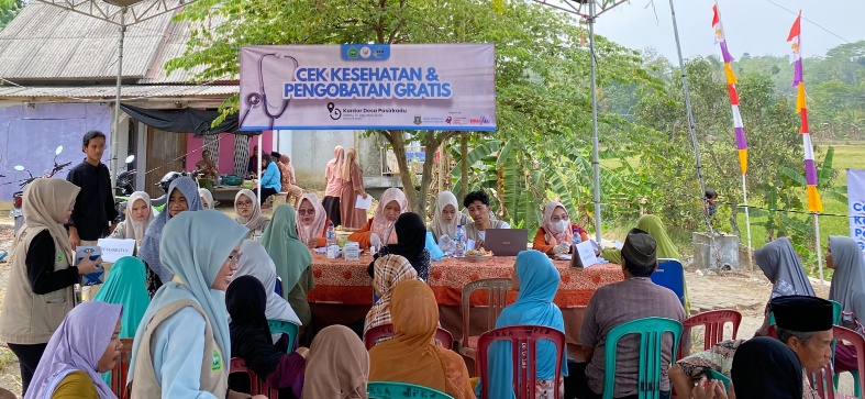 Wujud Nyata Tri Dharma, Mahasiswa KKN UNMA Banten Gelar Berobat Gratis di Desa Pasirkadu