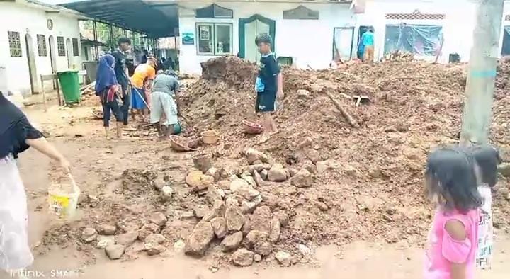 Pemdes bersama Warga Jiput Gotong Royong Pembangunan Masjid